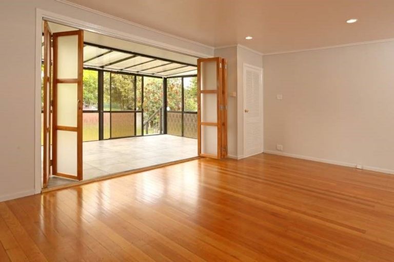 Photo of property in 13 Bedford Street, Te Atatu South, Auckland, 0610