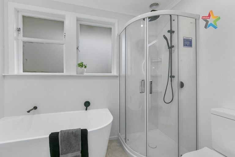 Photo of property in 2/352 Oxford Terrace, Avalon, Lower Hutt, 5011