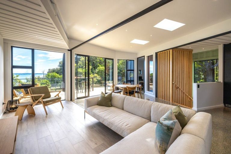 Photo of property in 14 Okoka Road, Omiha, Waiheke Island, 1081