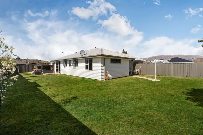 Photo of property in 18 Finch Street, Albert Town, Wanaka, 9305
