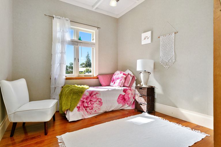 Photo of property in 2 Cook Street, Leamington, Cambridge, 3432