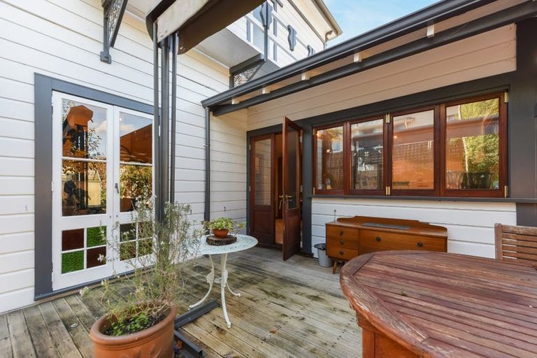 Photo of property in 344 Hardy Street, Nelson, 7010