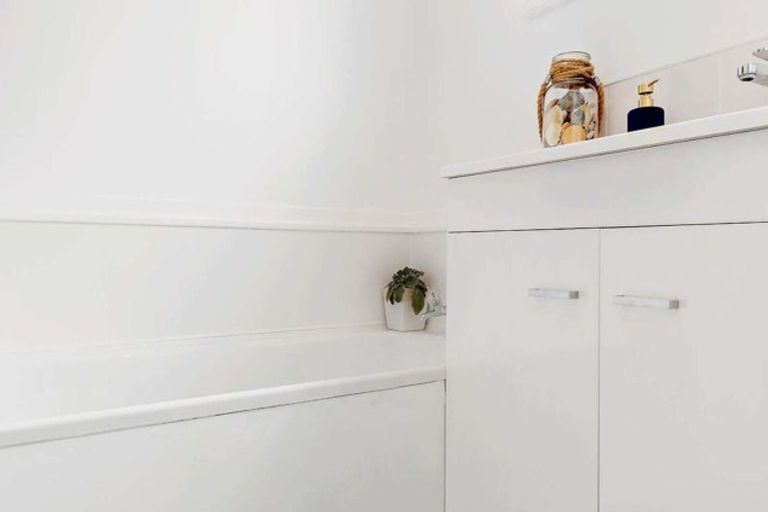 Photo of property in 79b Verbena Road, Birkdale, Auckland, 0626