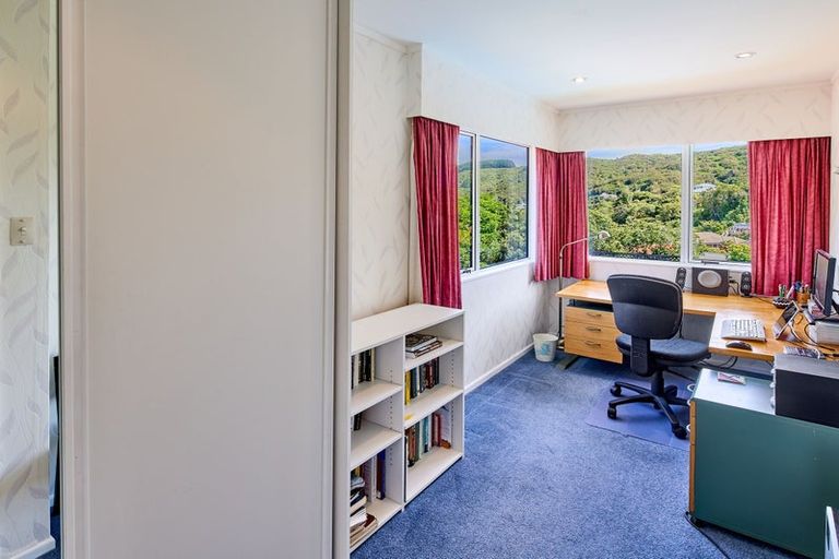 Photo of property in 7 Tui Terrace, Tawa, Wellington, 5028