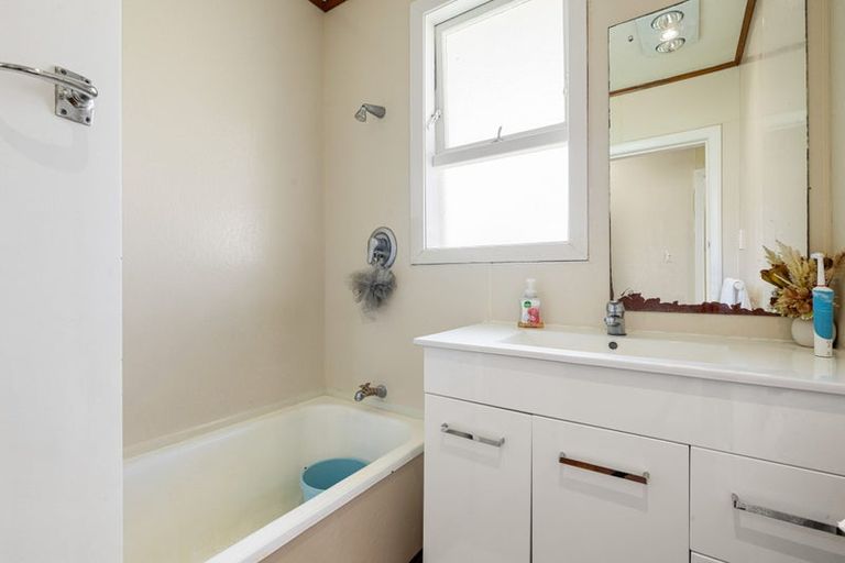 Photo of property in 30 Minifie Avenue, Melville, Hamilton, 3206