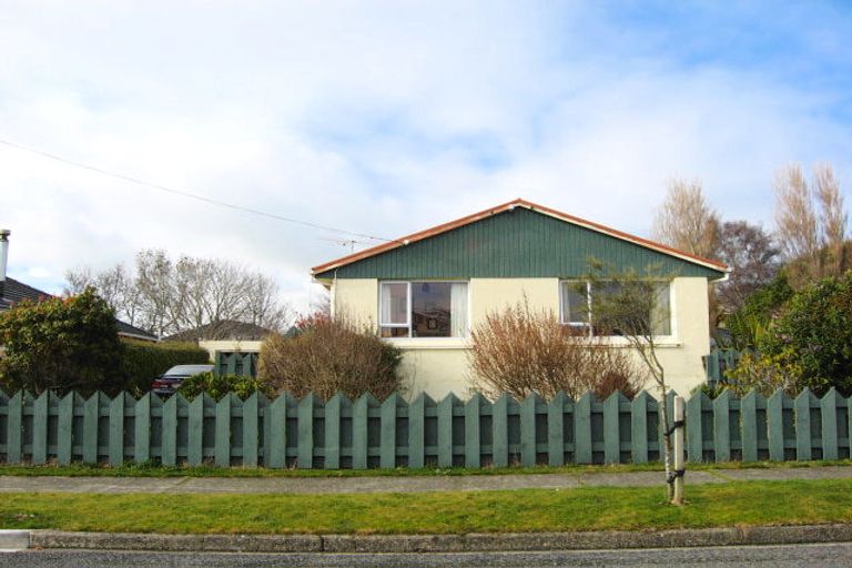 Photo of property in 19 Kowhai Avenue, Hargest, Invercargill, 9810