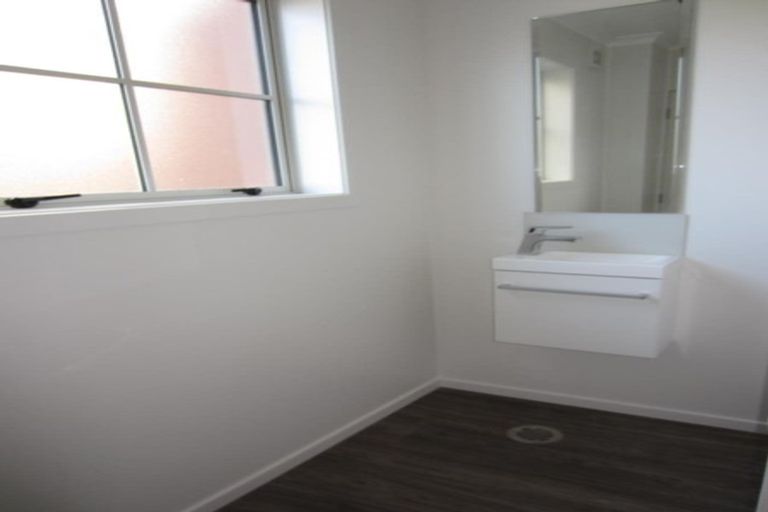 Photo of property in 71 Chiefs Court, Hamilton East, Hamilton, 3216