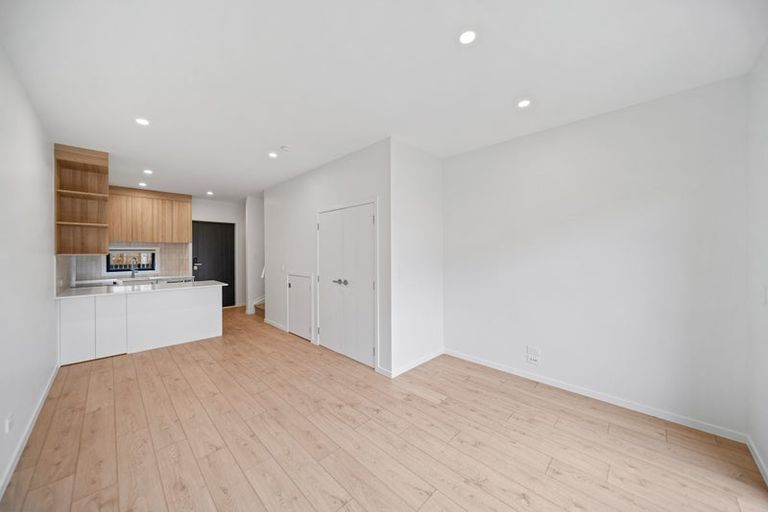 Photo of property in 7/97 Atkinson Road, Titirangi, Auckland, 0604