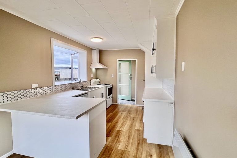 Photo of property in 76 California Drive, Totara Park, Upper Hutt, 5018