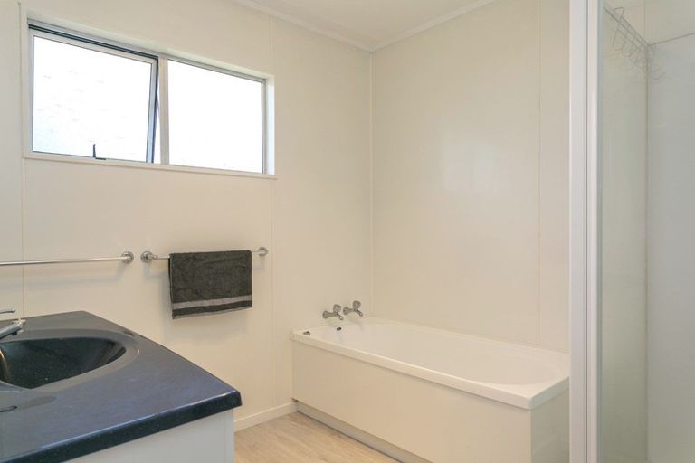 Photo of property in 14 Wembley Place, Richmond Heights, Taupo, 3330