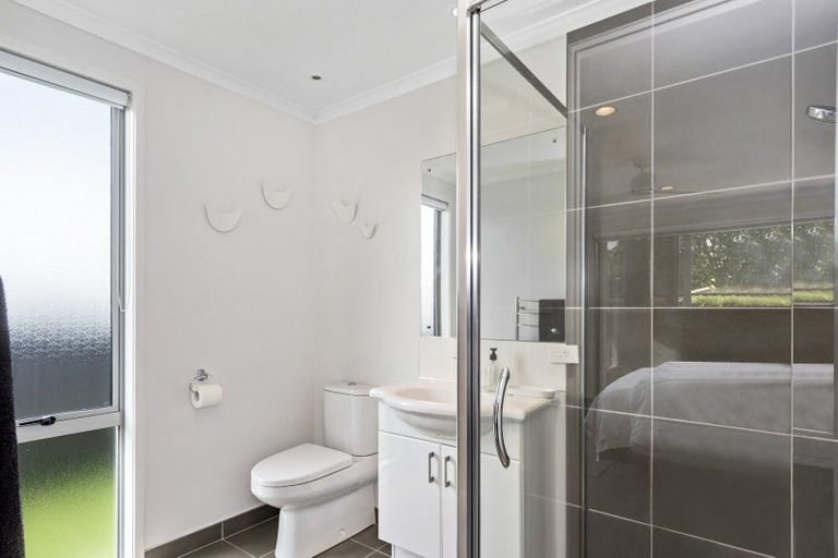 Photo of property in 11 Oriental Parade, Papamoa Beach, Papamoa, 3118