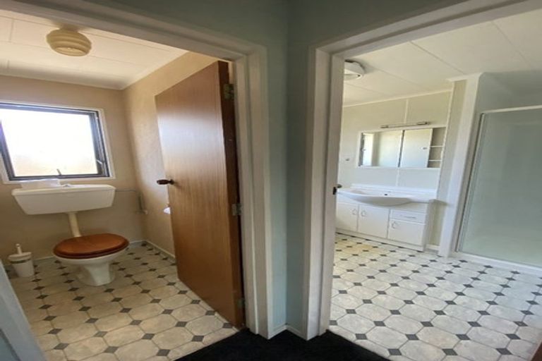 Photo of property in 19 Roskilda Crescent, Taradale, Napier, 4112