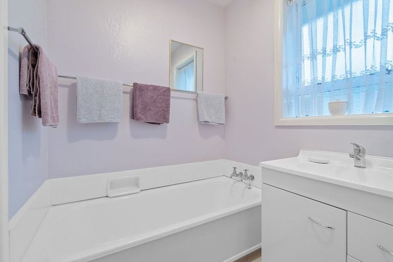 Photo of property in 51 West-watson Avenue, Hillmorton, Christchurch, 8025