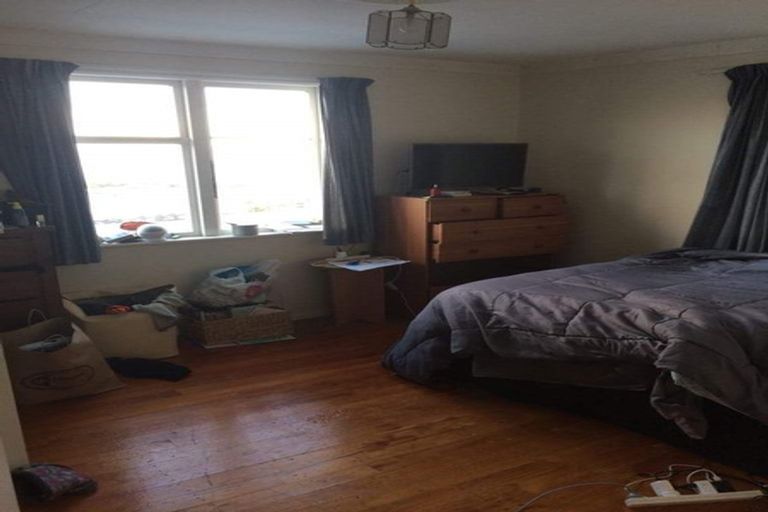 Photo of property in 10 Korokoro Road, Korokoro, Lower Hutt, 5012