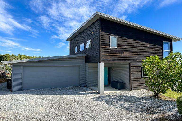 Photo of property in 36 Nyhane Drive, Ligar Bay, Takaka, 7183