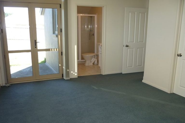 Photo of property in 16 Titirangi Crescent, Parklands, Christchurch, 8083