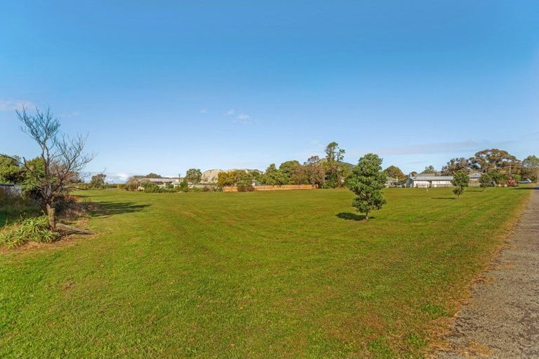 Photo of property in 1 Adventure Street, Tolaga Bay, 4077