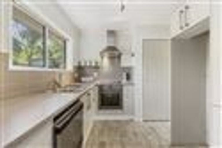 Photo of property in 2/20 Flavia Close, Torbay, Auckland, 0630