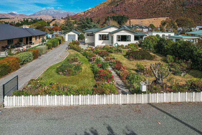 Photo of property in 27 Bledisloe Street, Kurow, 9435