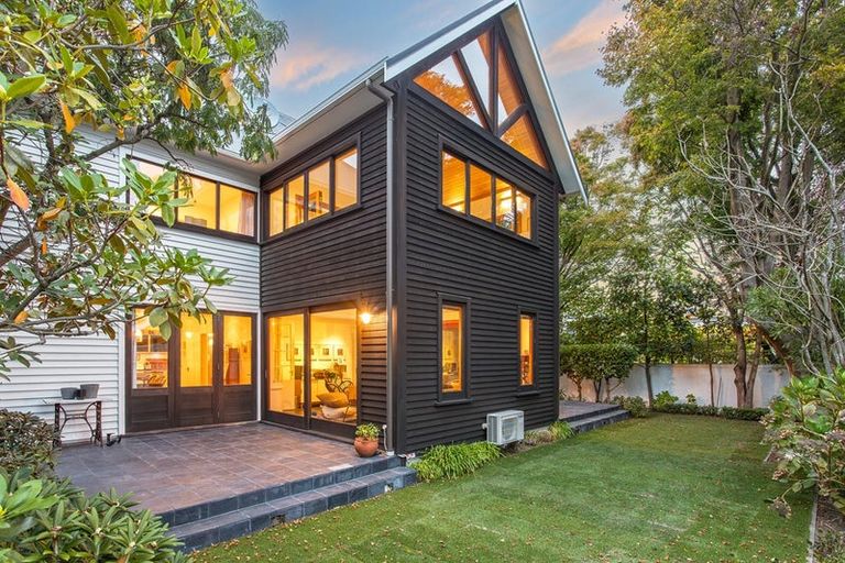 Photo of property in 90 Murray Place, St Albans, Christchurch, 8014