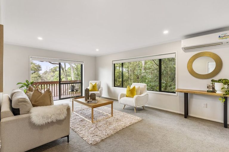 Photo of property in 43 Heathglen Place, Bayview, Auckland, 0629