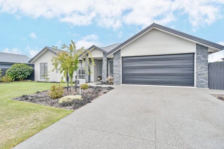 Photo of property in 6 Te Whenu Crescent, Marshland, Christchurch, 8083