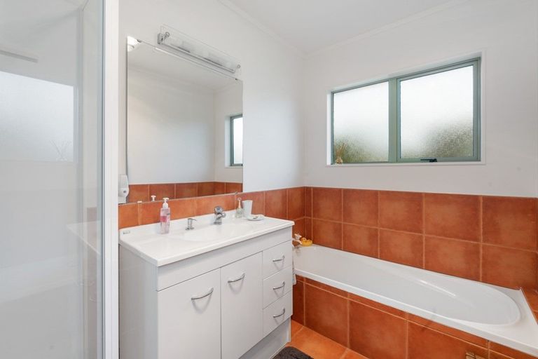 Photo of property in 33 Kahurangi Drive, Rangatira Park, Taupo, 3330