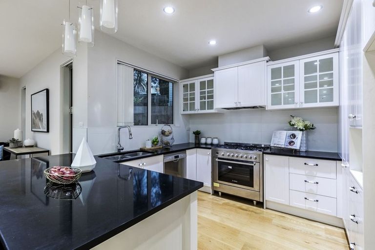 Photo of property in 19a Linwood Avenue, Forrest Hill, Auckland, 0620