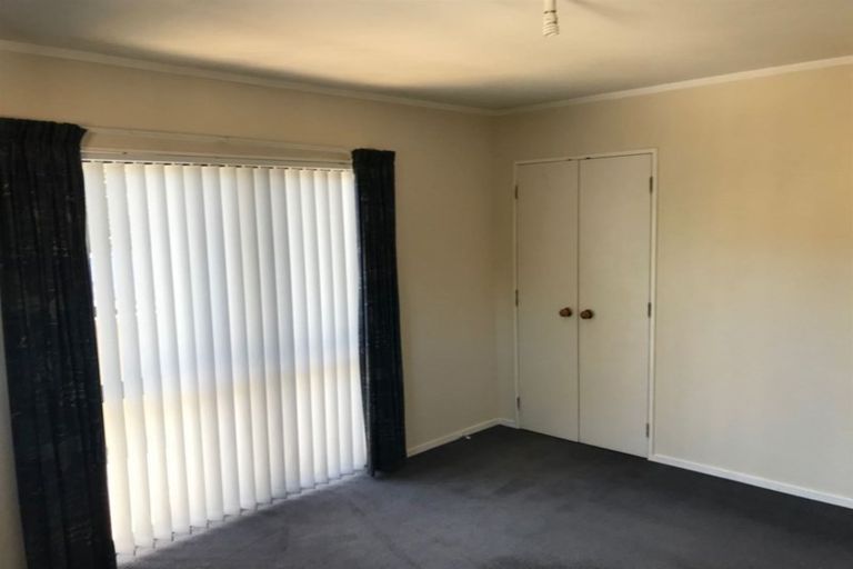 Photo of property in 1/130 Colwill Road, Massey, Auckland, 0614