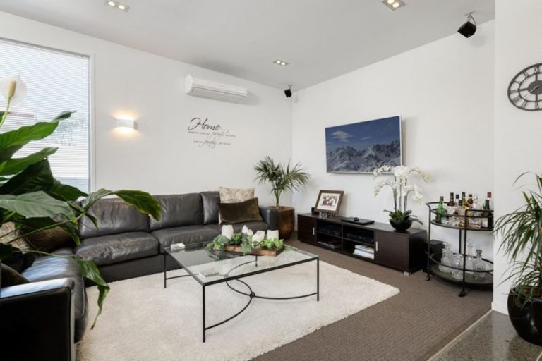 Photo of property in 32b Oceanview Road, Mount Maunganui, 3116