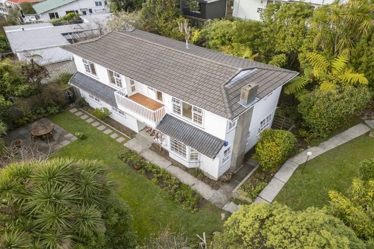 Photo of property in 47 Warwick Street, Wilton, Wellington, 6012