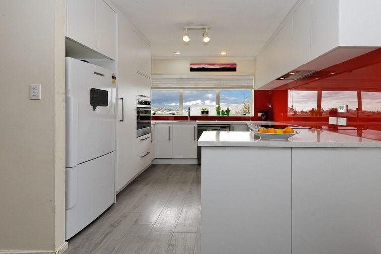 Photo of property in 259 Glengarry Road, Glen Eden, Auckland, 0602