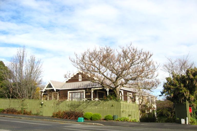 Photo of property in 48 Hackthorne Road, Cashmere, Christchurch, 8022