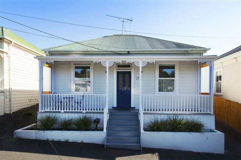 Photo of property in 17 Owens Road, Devonport, Auckland, 0624