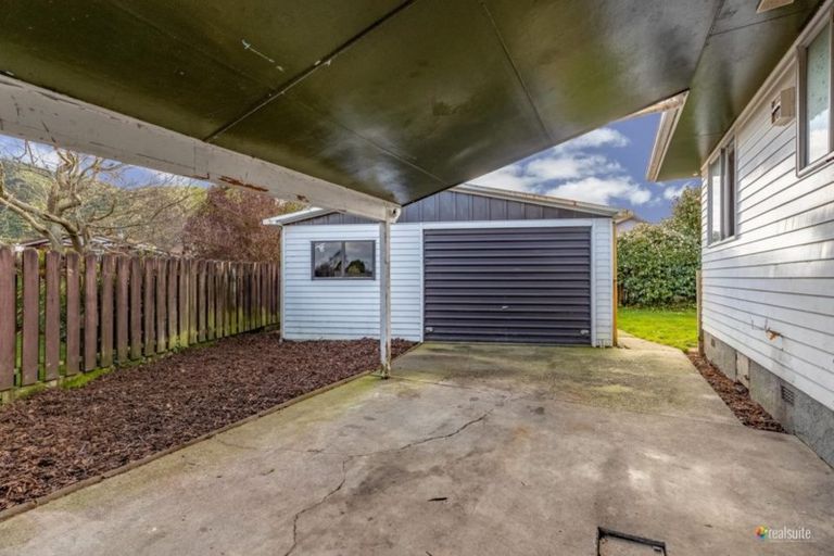 Photo of property in 18 Omaha Grove, Totara Park, Upper Hutt, 5018