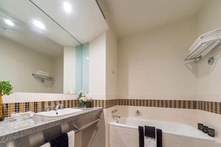 Photo of property in The Heritage Hotel Apartments, 721/35 Hobson Street, Auckland Central, Auckland, 1010