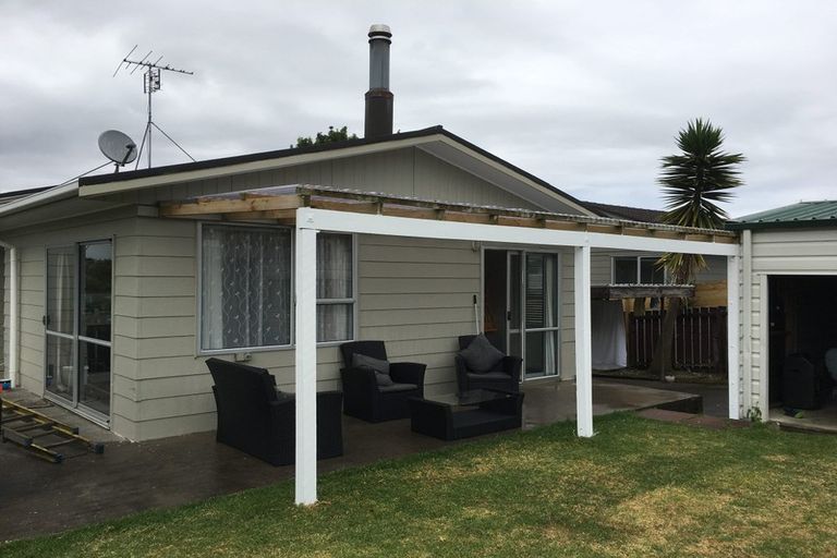 Photo of property in 27 Lisa Rise, Half Moon Bay, Auckland, 2012