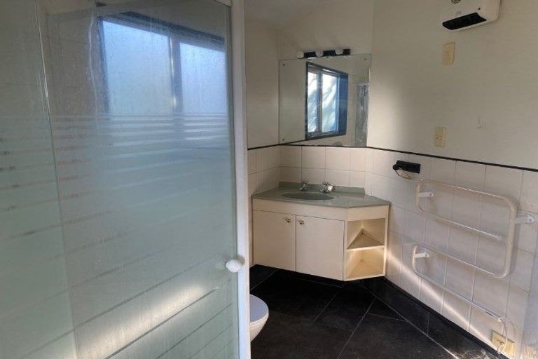 Photo of property in 68a Memorial Avenue, Ilam, Christchurch, 8053