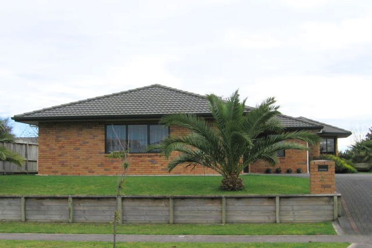 Photo of property in 4 Mangakoea Place, St Andrews, Hamilton, 3200