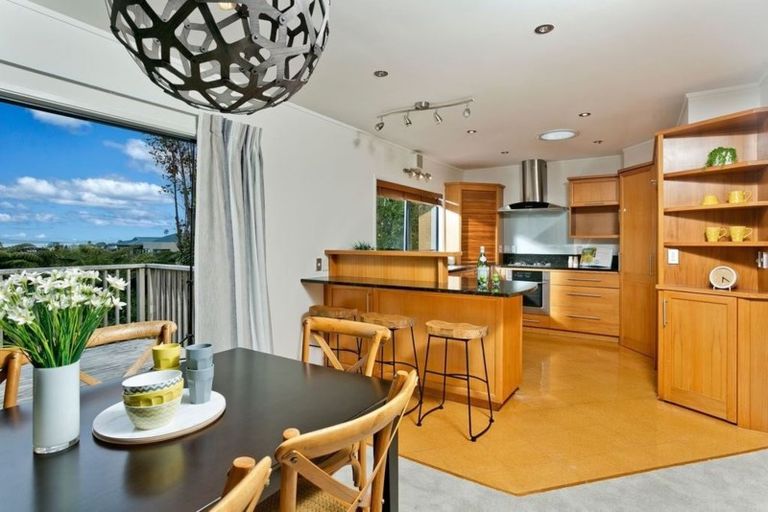 Photo of property in 88 Parr Terrace, Castor Bay, Auckland, 0620