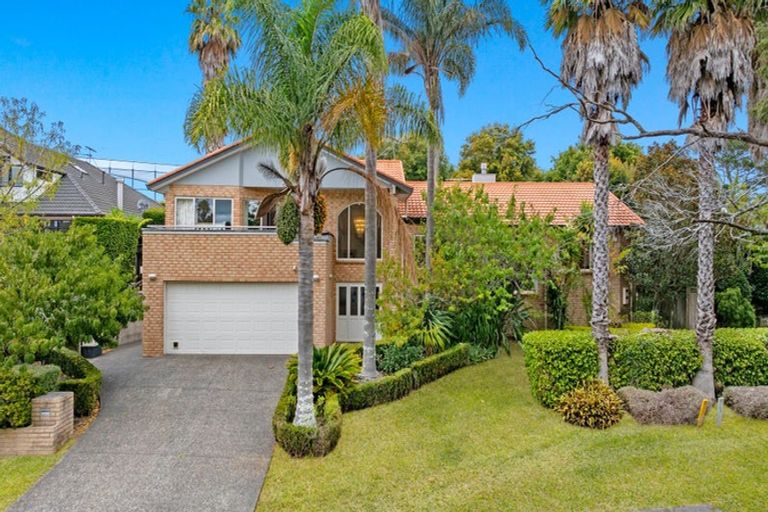 Photo of property in 12 Stonedge Lane, Rosedale, Auckland, 0632