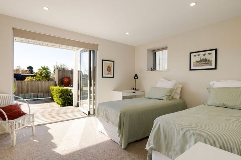 Photo of property in 142 Lake Crescent, Hamilton Lake, Hamilton, 3204