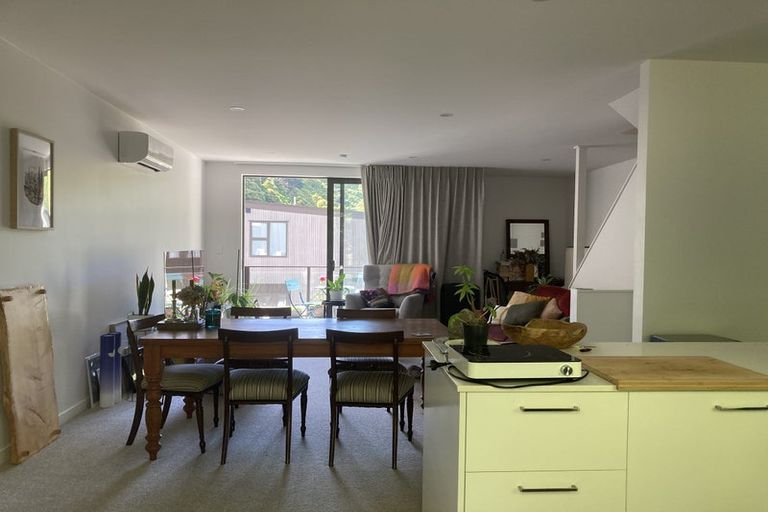 Photo of property in 17 Rua Kai Way, Brooklyn, Wellington, 6021