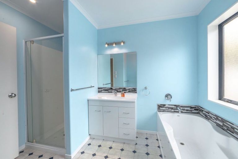 Photo of property in 43 Solway Crescent, Solway, Masterton, 5810