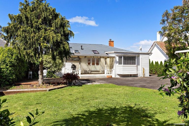 Photo of property in 399 Lake Road, Takapuna, Auckland, 0622