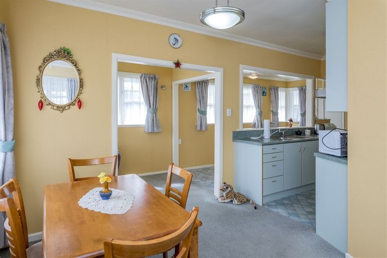 Photo of property in 591 Queen Street East, Levin, 5510