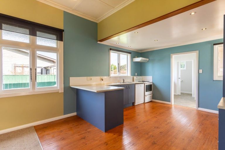 Photo of property in 41 Ross Street, Woodville, 4920