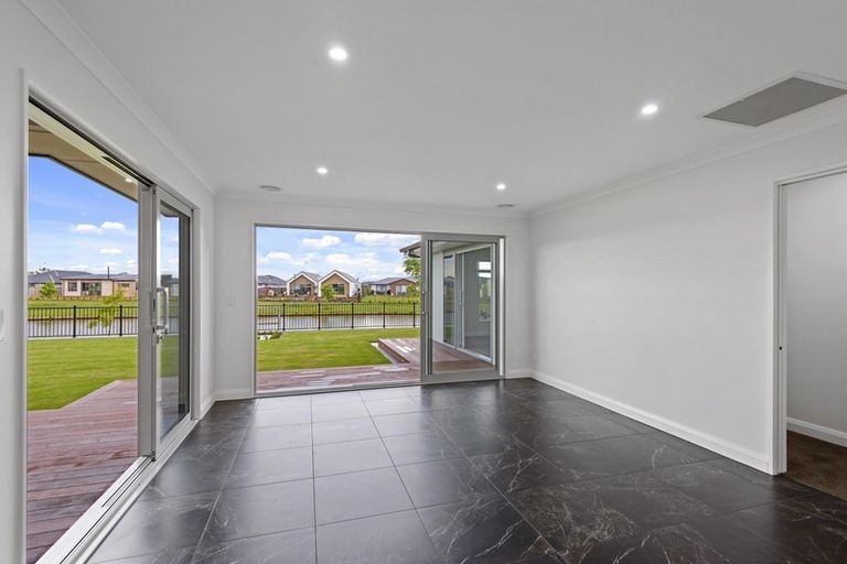 Photo of property in 73 The Esplanade, Pegasus, 7612