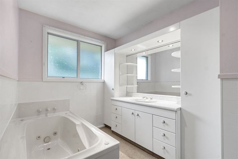 Photo of property in 111 Merrin Street, Avonhead, Christchurch, 8042