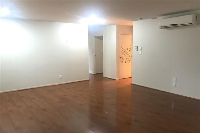 Photo of property in 7 John Broad Place, Flat Bush, Auckland, 2019
